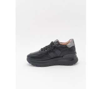 KEYS Sneakers