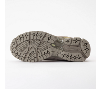 NEW BALANCE 2002 Sneakers