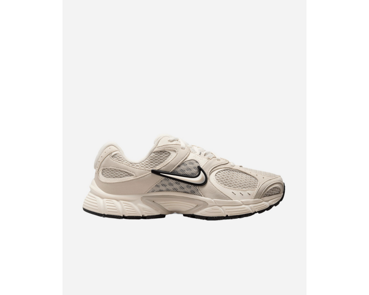 NIKE V5 RNR Sneakers