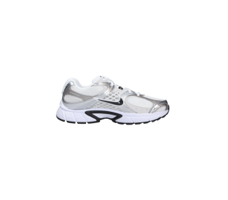 NIKE V5 RNR Sneakers