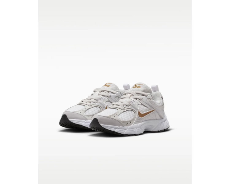 NIKE V5 RNR Sneakers