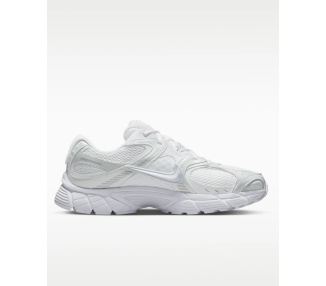 NIKE V5 RNR Sneakers