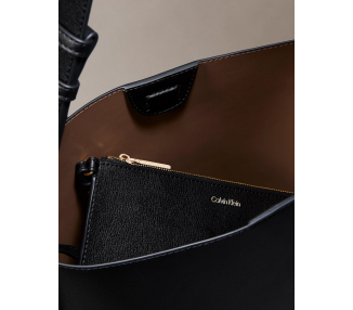 Calvin Klein Borsa a Secchiello con Logo Laminato